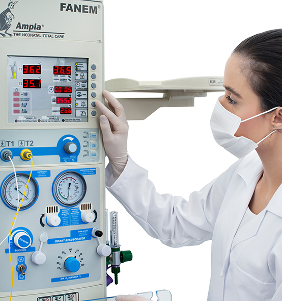 06-Berço-Aquecido-Ampla®-2085-LED-–-Unidade-de-Cuidado-Intensivo-Neonatal-site